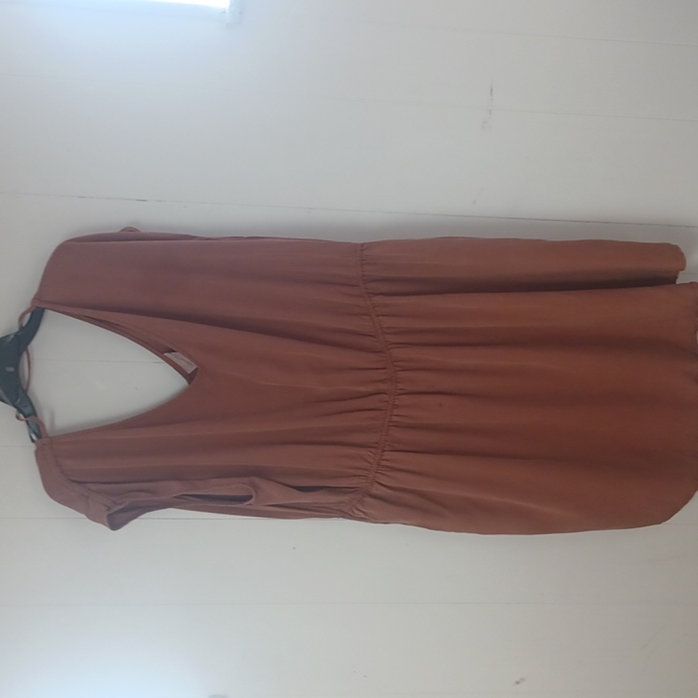 UNIVERSAL THREAD BROWN V-NECK MID DRESS
